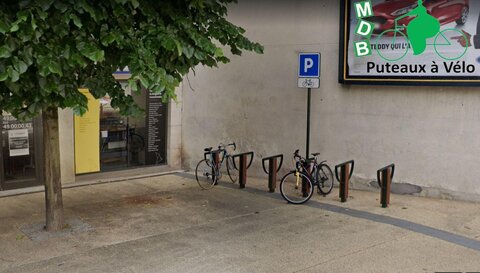 Stationnements vélos, République n°95