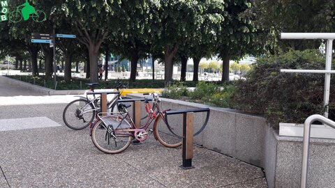 Stationnements vélos, descente cours Michelet 3