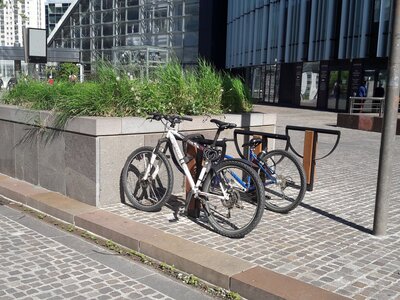 Stationnements vélos, Place carpeaux 3