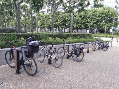 Stationnements vélos, Terrasses Metro Esplanade