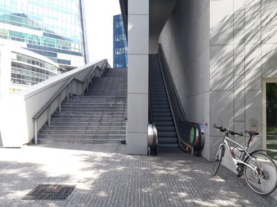 Stationnements vélos, Valmy Basalte escalator