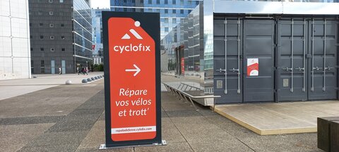 Stationnements vélos, Défense Cyclofix