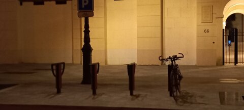 Stationnements vélos, Bergères numéro 66