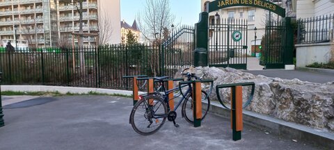 Stationnements vélos, Bergeres jardin des délices